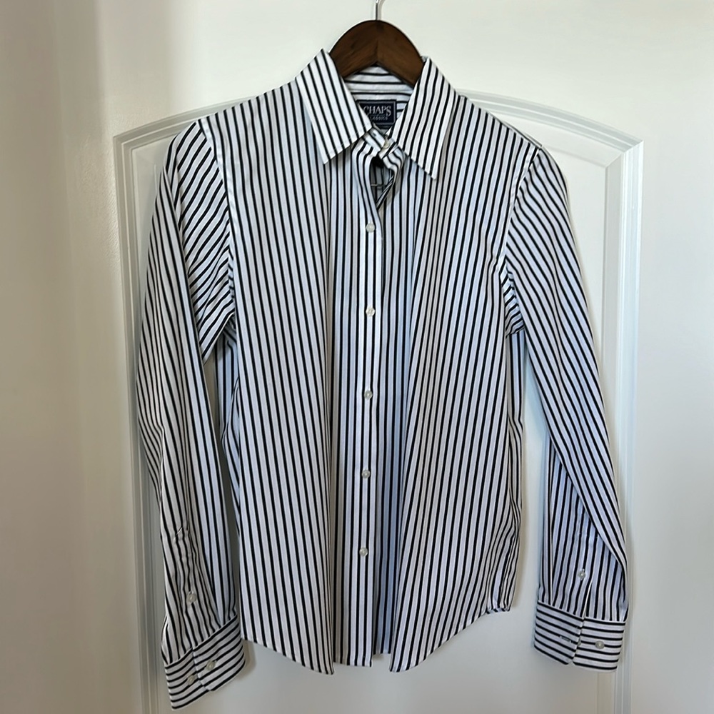 NWT women’s button down collared no iron shirt